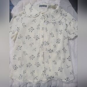 Chic Floral Button-Up Blouse - Cream